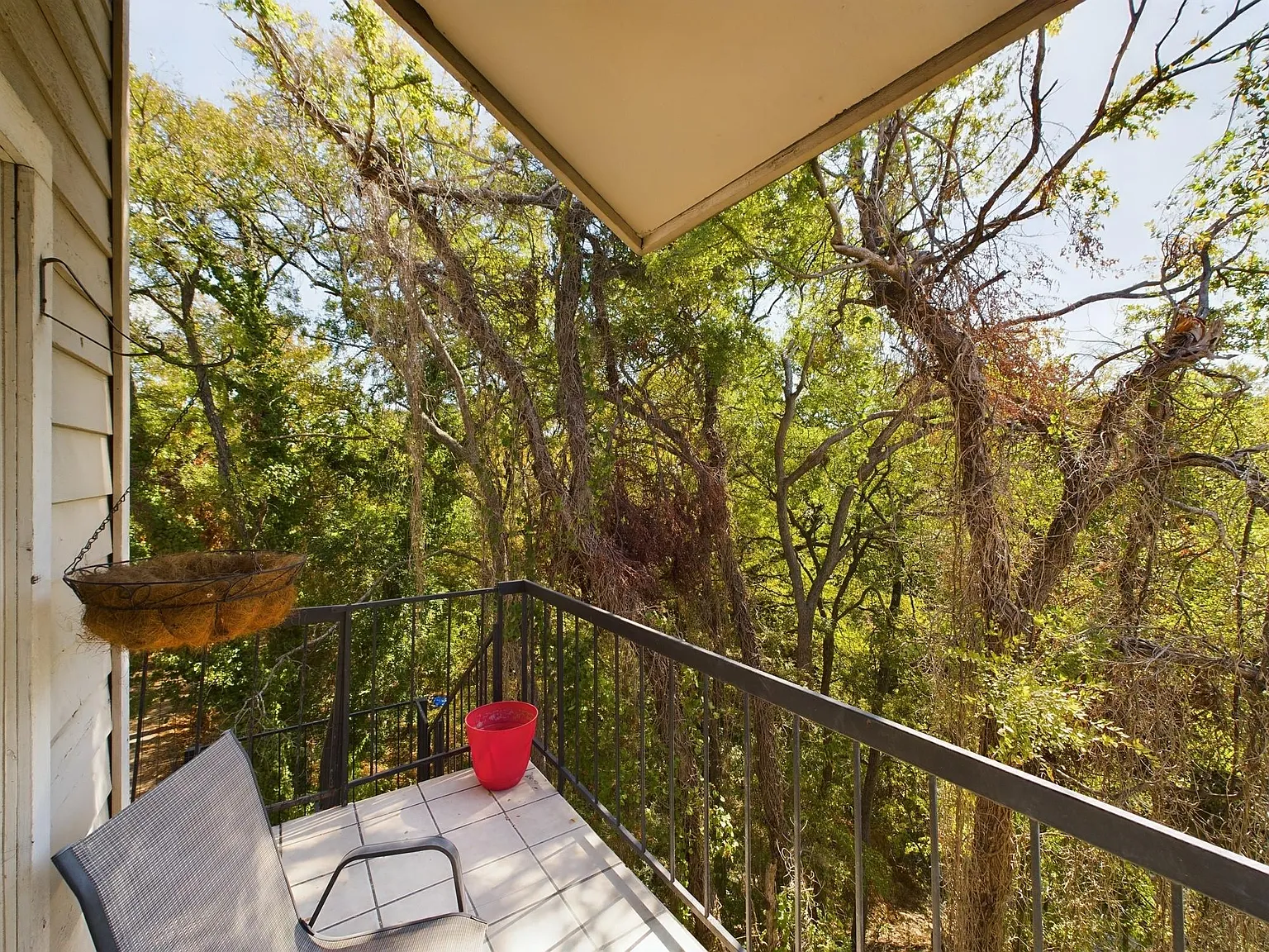 2 bed, 1111 sqft, $1,050 — Photo 2