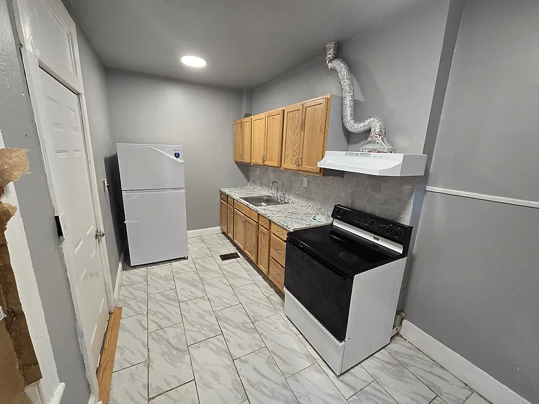 411 Cedar St — Photo 5