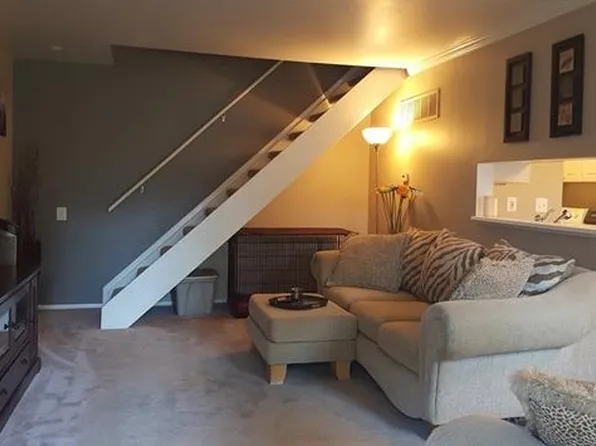 2823 Glenwood Ct #A, Orion, MI 48360