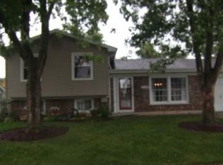 109 Jill Ln, Streamwood, IL 60107