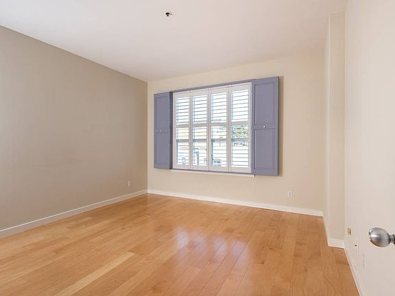 3rd image of 2800 California St #402