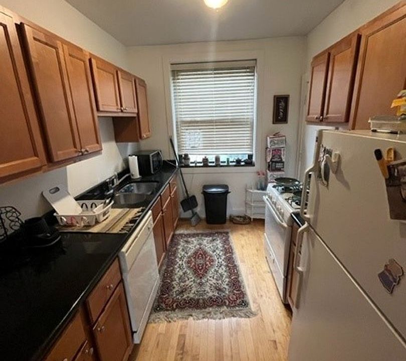 1st image of 4514 N Paulina St APT 1W