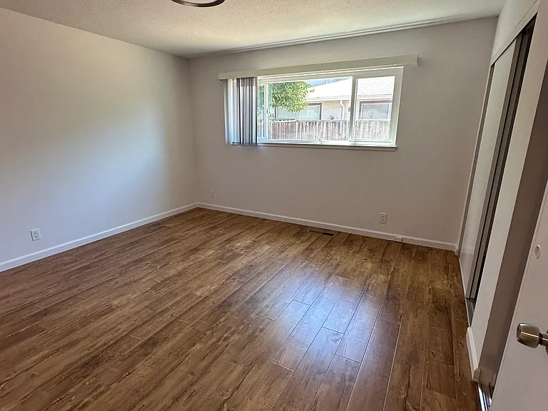 854 Bucknam Ave — Photo 5