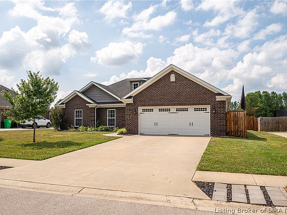 2nd image of 2658 Crescent Hill Drive NE
