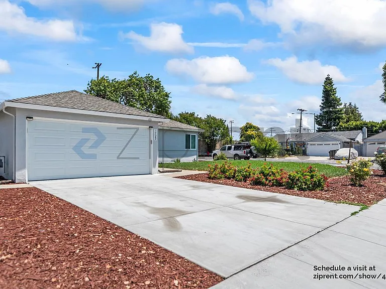 1723 Laine Ave — Photo 3