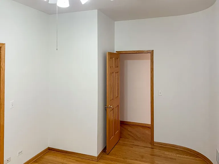 2714 N Wayne Ave — Photo 16