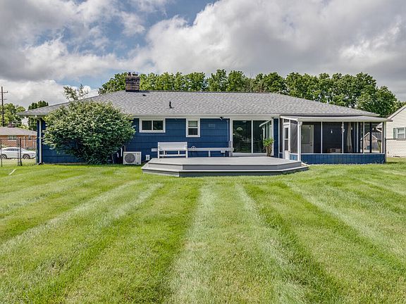 4th image of 344 Lakeshore Dr
