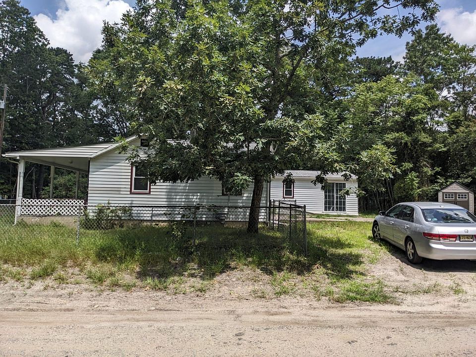 1st image of 801 Lupin St
