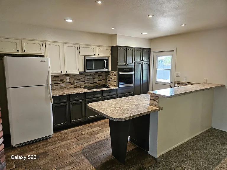 531 E Laguna Dr — Photo 15