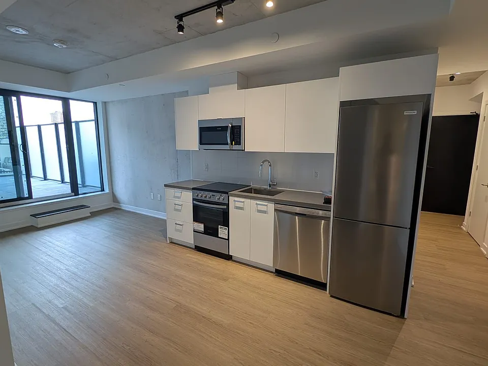 284 King St E #902