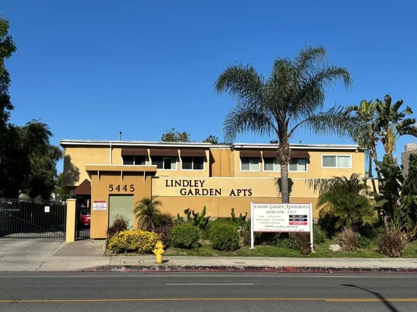 Encino Gardens, 5445 Lindley Ave #33, Tarzana, CA 91356