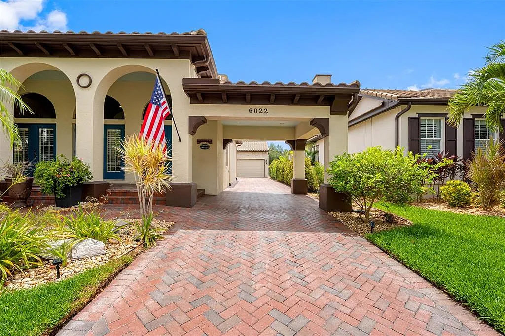 2 bed, 2.0 bath, 1979 sqft, $5,500 — Photo 4