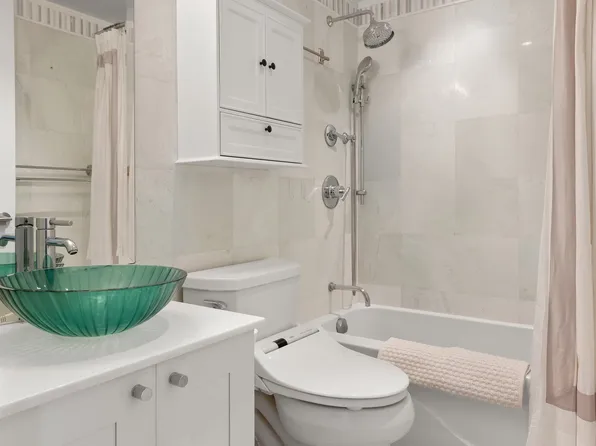 30 West 63rd Street image 11 of 18