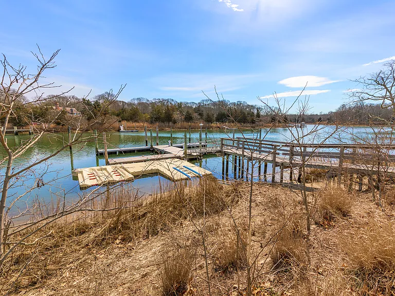 379 Ferry Rd — Photo 28