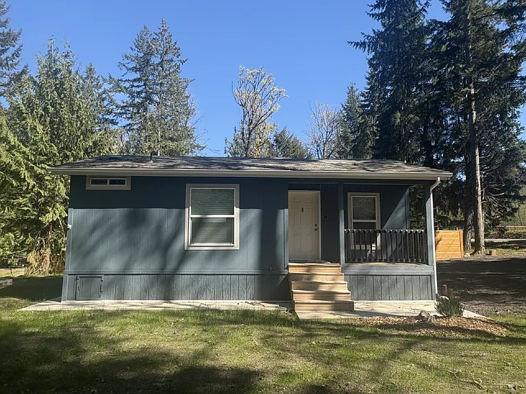 2995 Woods Rd E — Photo 4