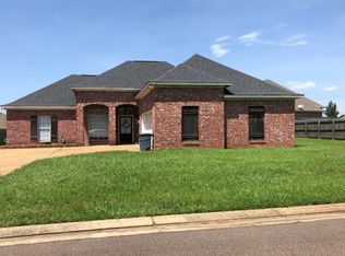 305 E Magnolia Pl, Pearl, MS 39208