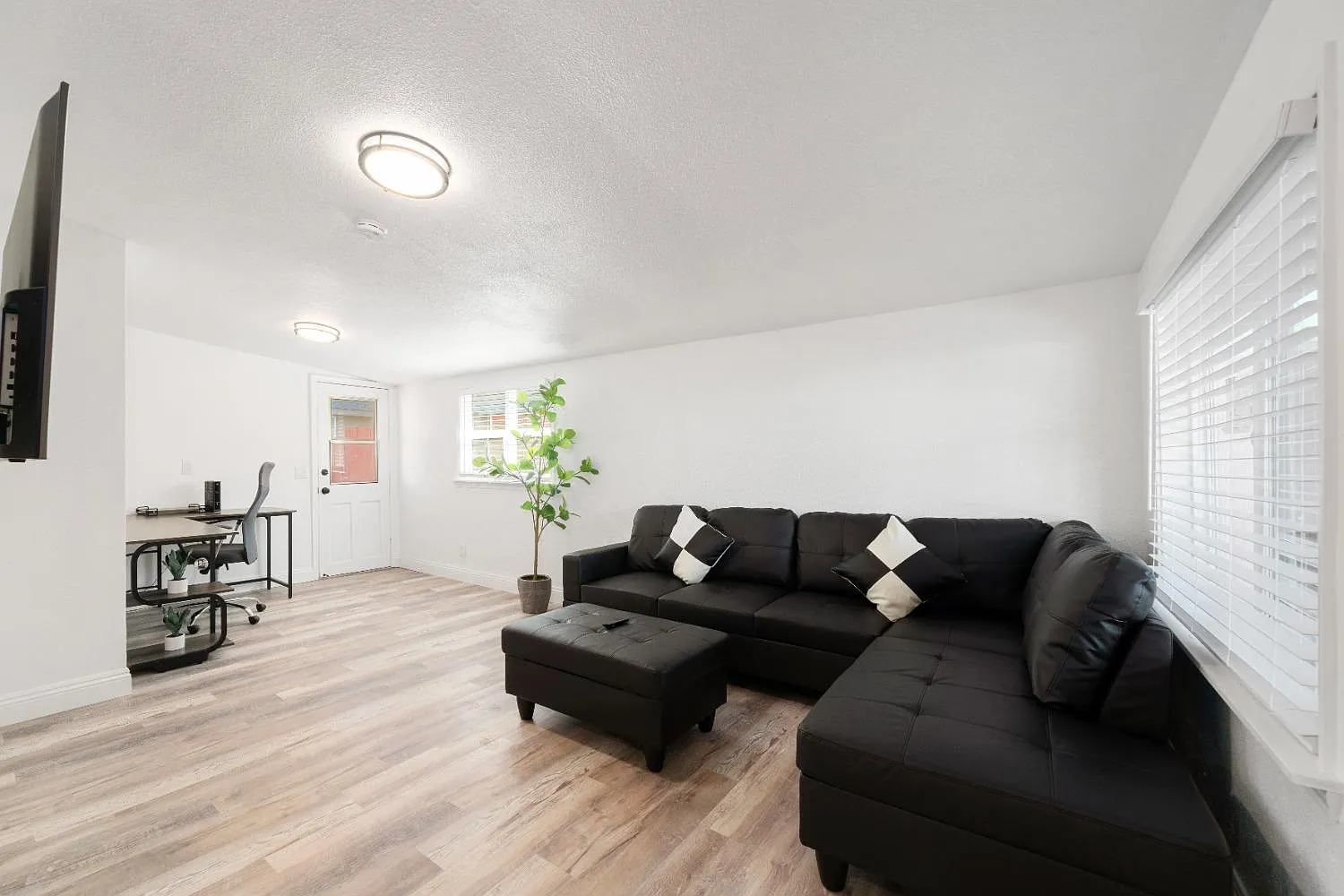 622 James St photo 1