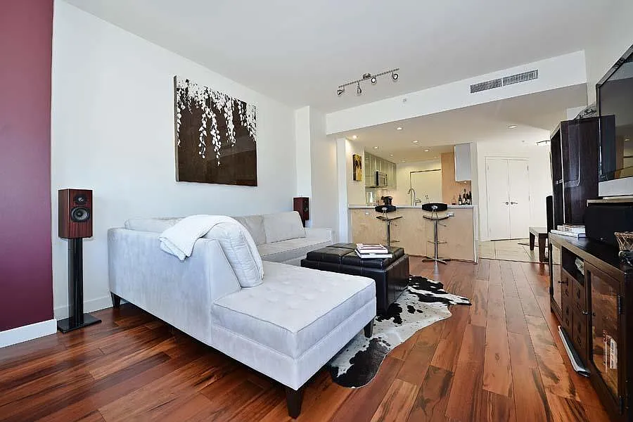 3 bed, 1391 sqft, $4,095 — Photo 3