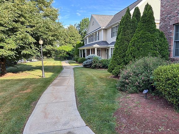 3rd image of 138 Main St Unit 6