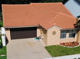 10033 Country Brook Rd, Boca Raton, FL 33428
