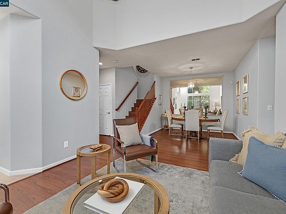 4th image of 15 Creekside Dr