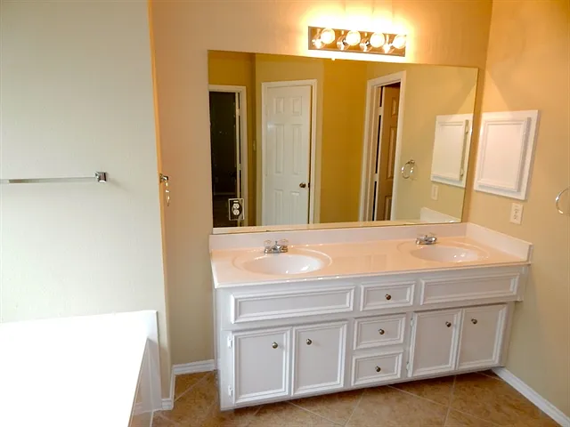 860 Rock Harbor Ln — Photo 8