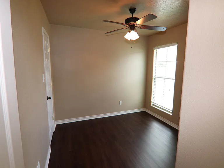 826 S Village Creek Pkwy — Photo 6