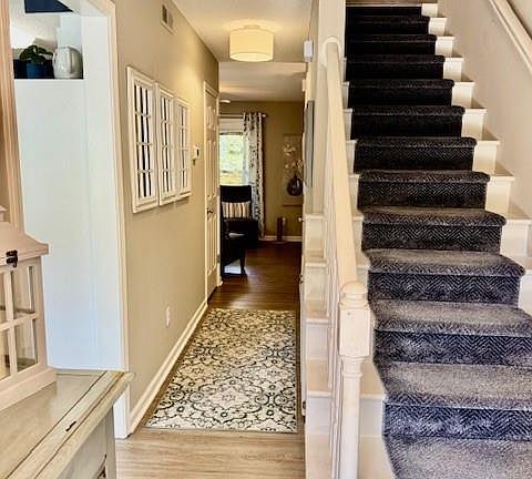 4th image of 3261 White Oak Ct