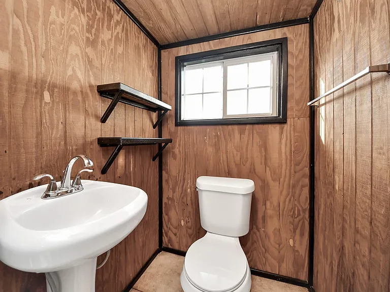 7826 Maverick Trace Ln — Photo 37