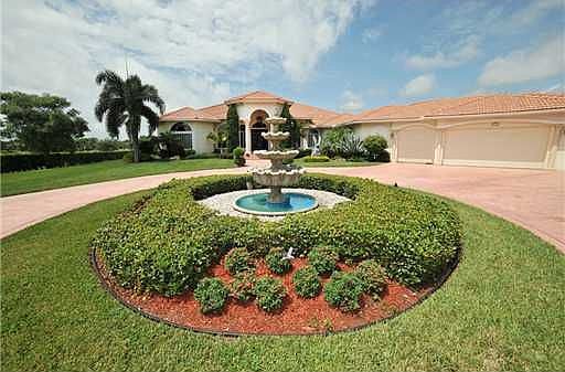 Home For Sale In Sherbrooke Estates