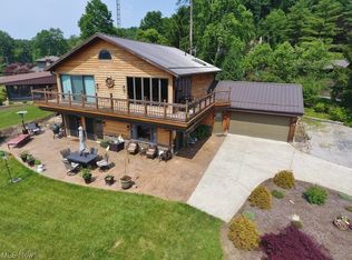 9241 N Shore Dr NE, Mineral City, OH