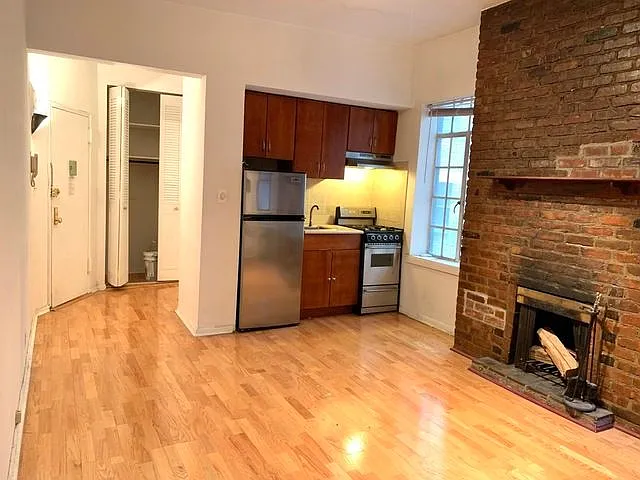 237 East 79th Street — Photo 2