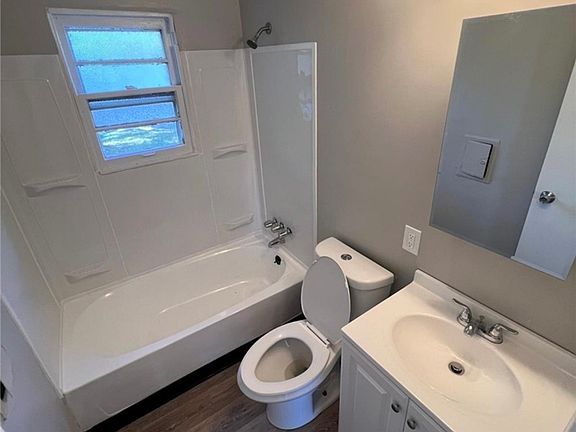 5th image of 4468 E 156th St