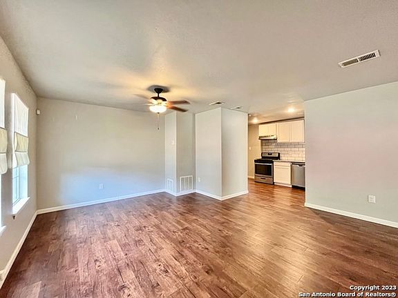 4th image of 343 Burwood Ln