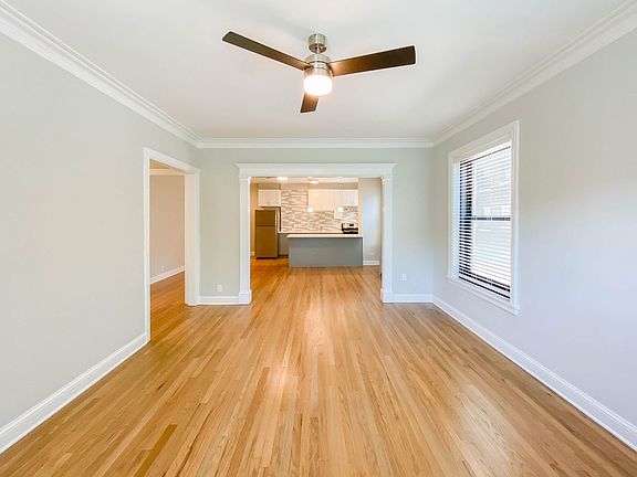3rd image of 522 W Briar Pl #3A