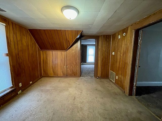 1st image of 406 E Lawrence St