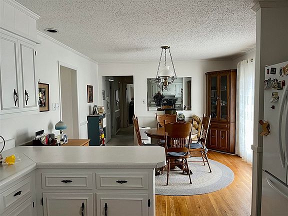 5th image of 511 Bloomfield Dr