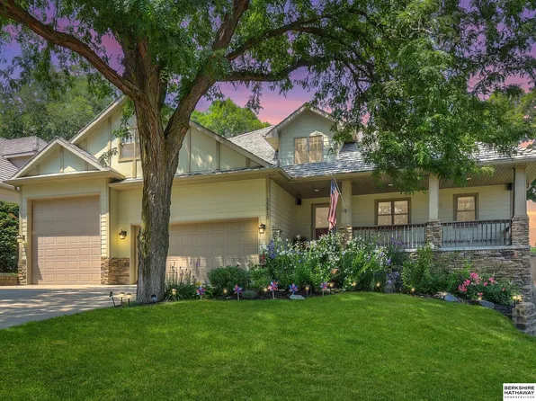 15510 Pierce Cir, Omaha, NE 68144