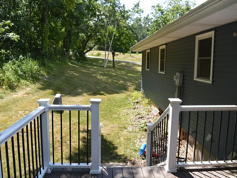 1870 Sand Ridge Ct — Photo 24