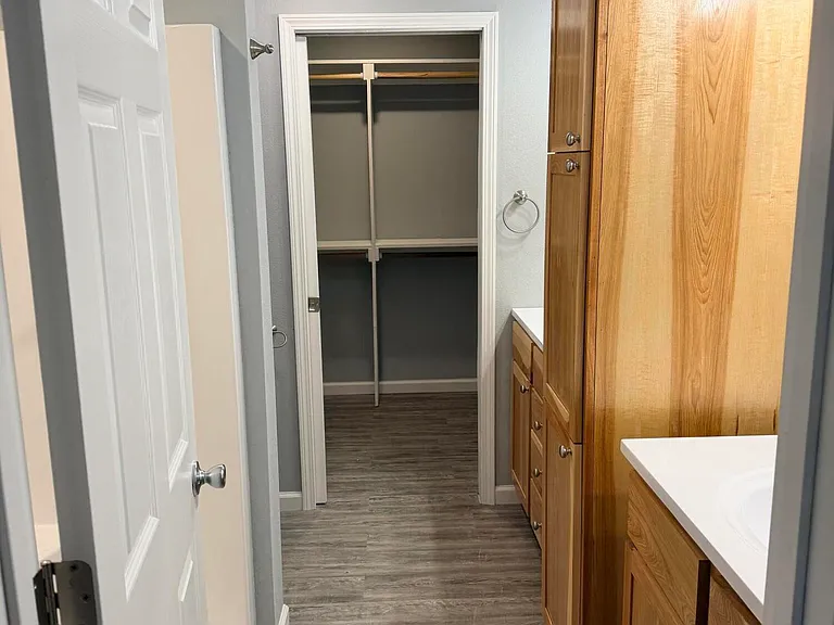 618 N Hall St #A — Photo 13