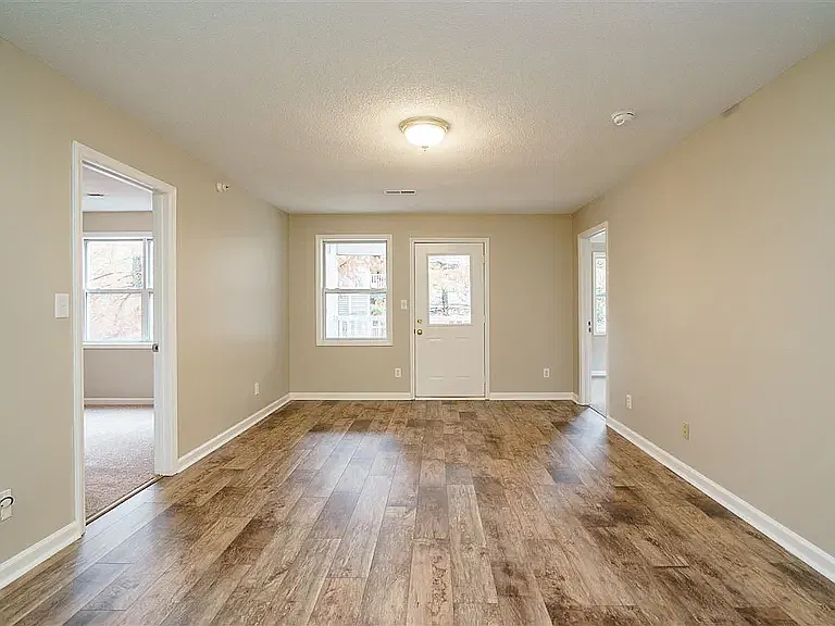 4 bed, $725 — Photo 2