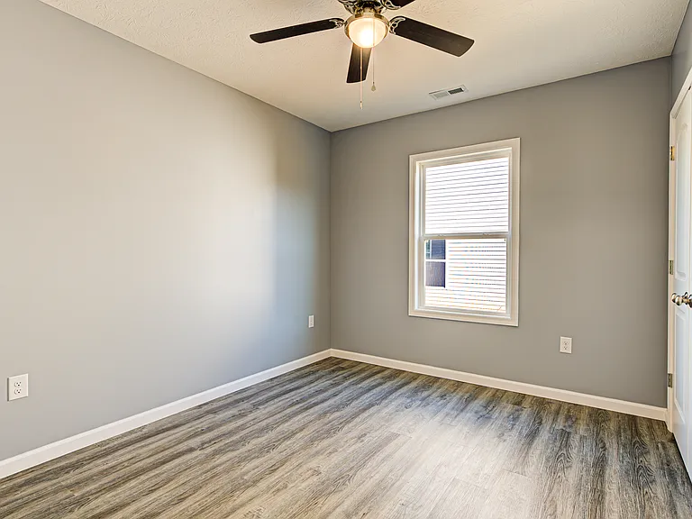 160 Shirley Blvd #B — Photo 10