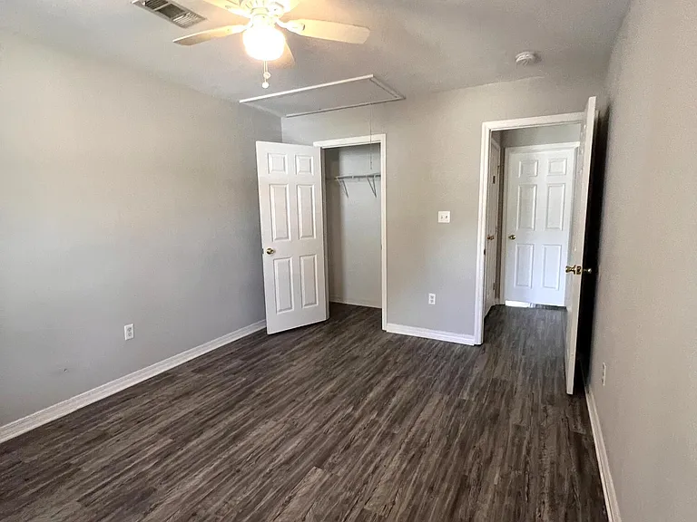 3633 Southward Dr #B — Photo 7