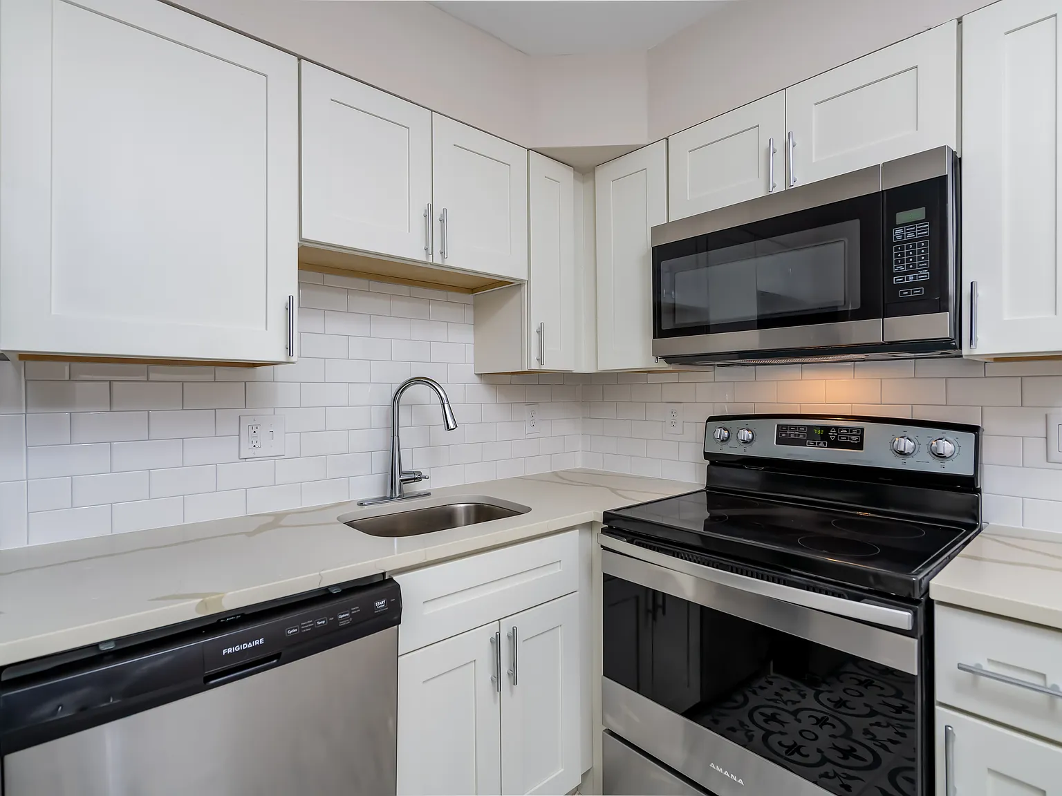 2 bed, $1,050 — Photo 3