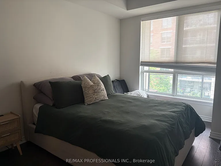 150 Oak Park Blvd #403 — Photo 14