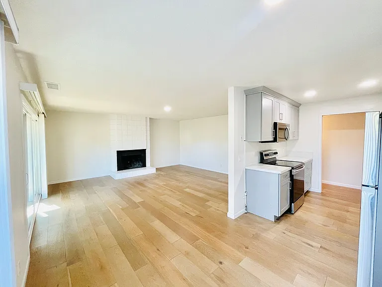 255 S Rengstorff Ave #67 — Photo 4