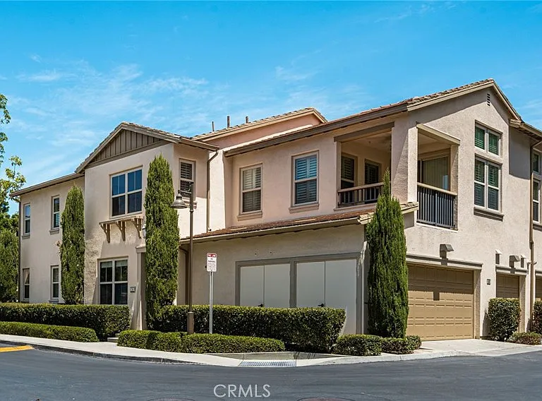34 Coralwood — Photo 2