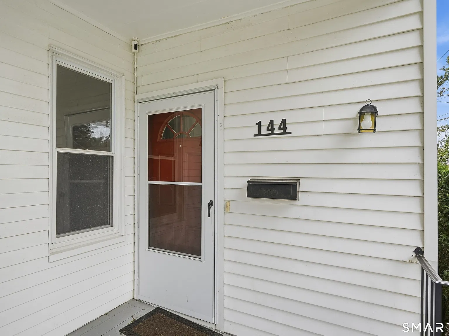 3 bed, 1.0 bath, 2467 sqft, $3,000 — Photo 3