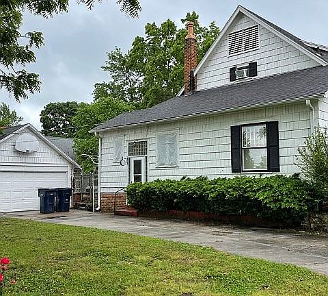 3rd image of 506 E 15th St