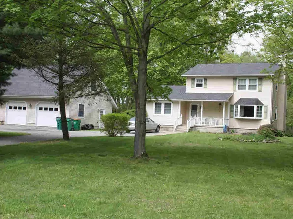 3 Fletcher Dr, Hopewell Junction, NY 12533